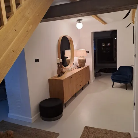 sideboard Sund dębowy od Kos Design w domu na Mazurach